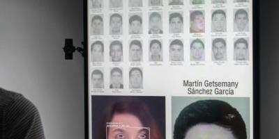 La imagen capta el momento en el que el algoritmo expone a qué estudiante se parece la expectadora