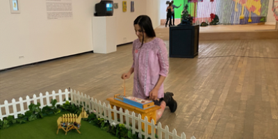 Bambi-Bot en el marco de la exhibición "Arte en Juego" en Fundación Proa. (18 de enero de 2022)